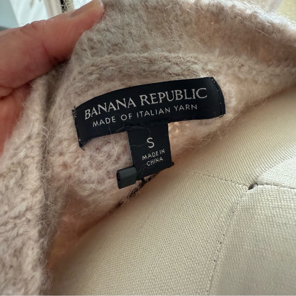NWT Banana Republic Fluffy Relaxed Stone Sweater Size: S - Picture 7 of 8